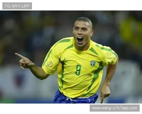 现役足球世界第一球星争议解析及其对全球足坛影响的深度剖析