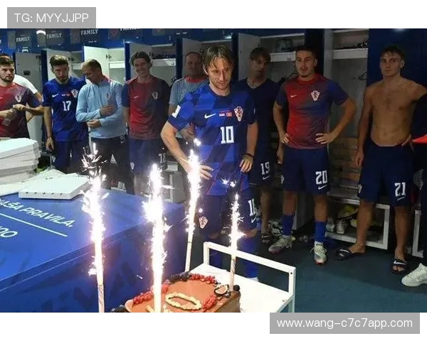 球星生日盛典：回顾足坛传奇人物的辉煌瞬间与成长历程