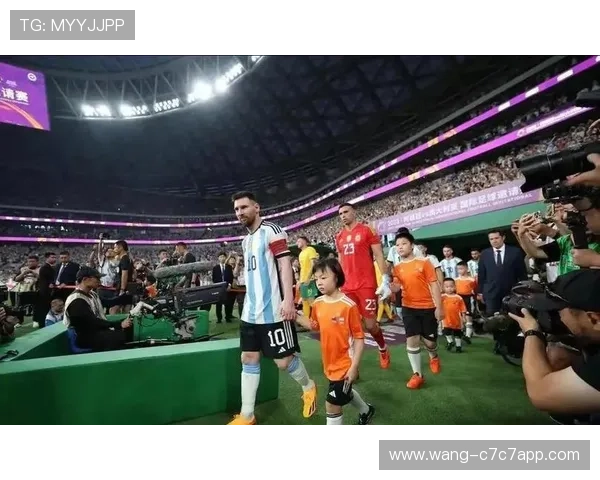 足球场上未能亮相的明星球员背后隐藏的故事与原因分析